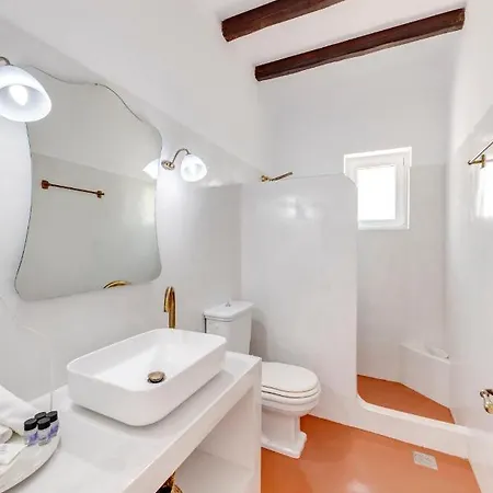 Cycladic Aura - Traditional