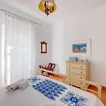 Cycladic Aura - Traditional * Finikas (Syros)