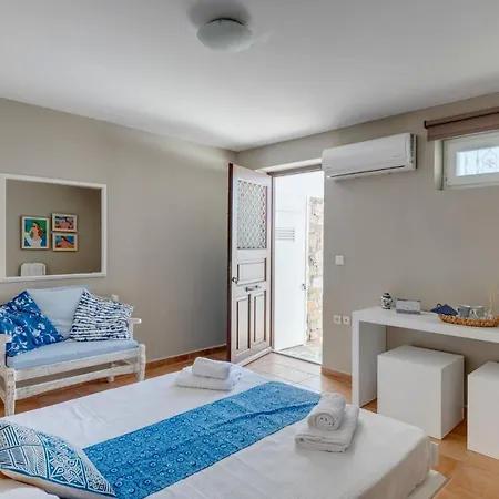 Cycladic Aura - Traditional Villa Finikas (Syros)