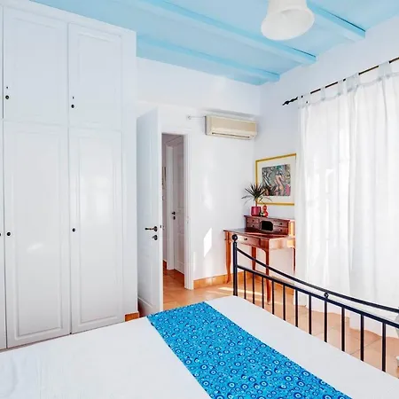 Cycladic Aura - Traditional