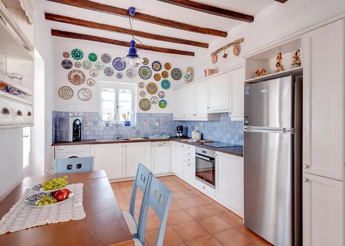 Cycladic Aura - Traditional Villa Finikas (Syros)