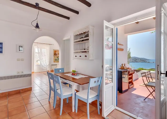 Cycladic Aura - Traditional * Finikas (Syros)