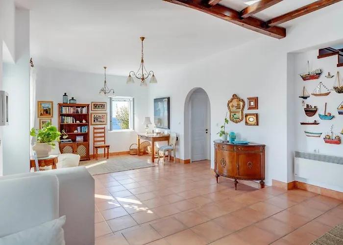 Cycladic Aura - Traditional Villa