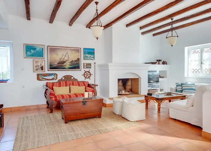 Cycladic Aura - Traditional Villa Finikas (Syros)